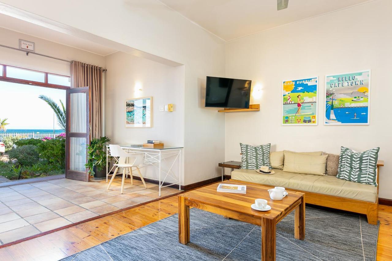 Tidal Pool Apartments - Camps Bay ケープタウン エクステリア 写真