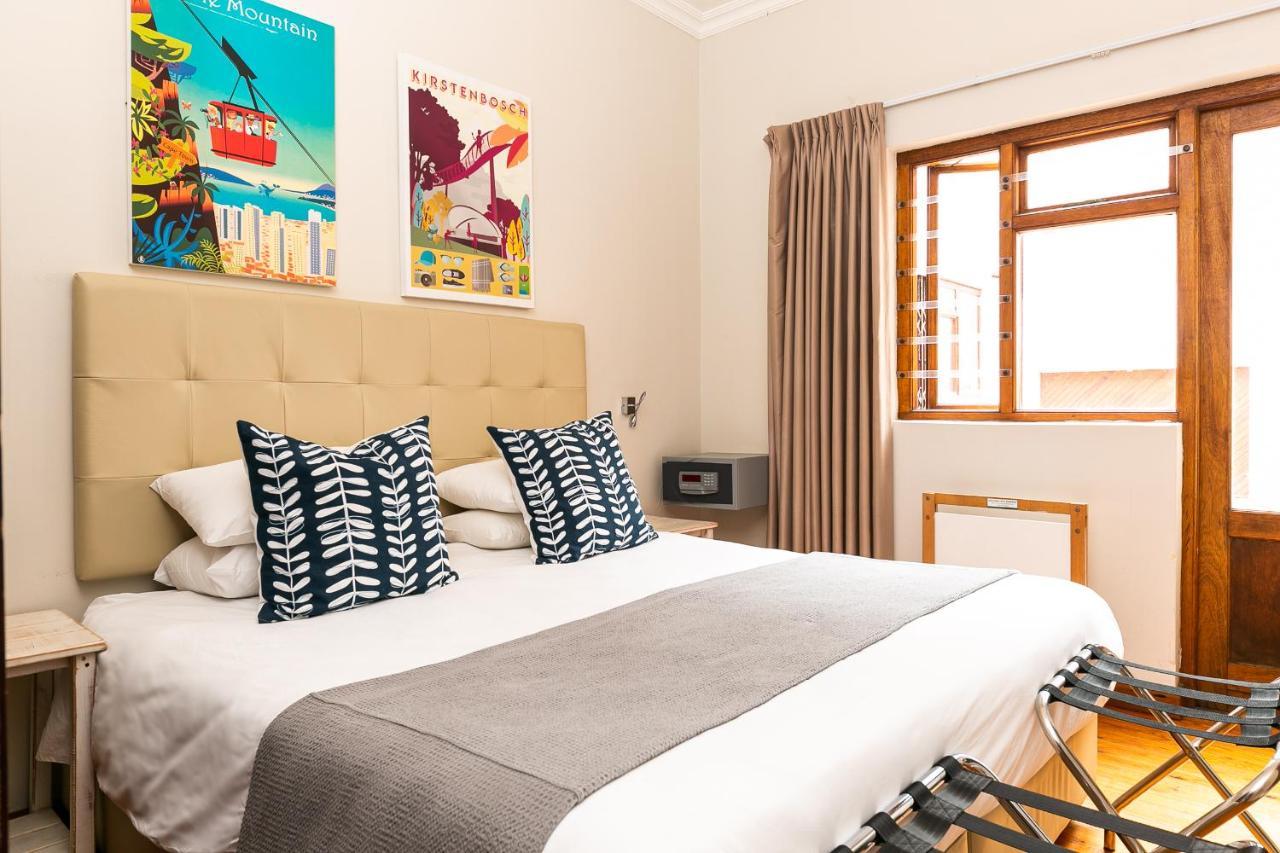 Tidal Pool Apartments - Camps Bay ケープタウン エクステリア 写真