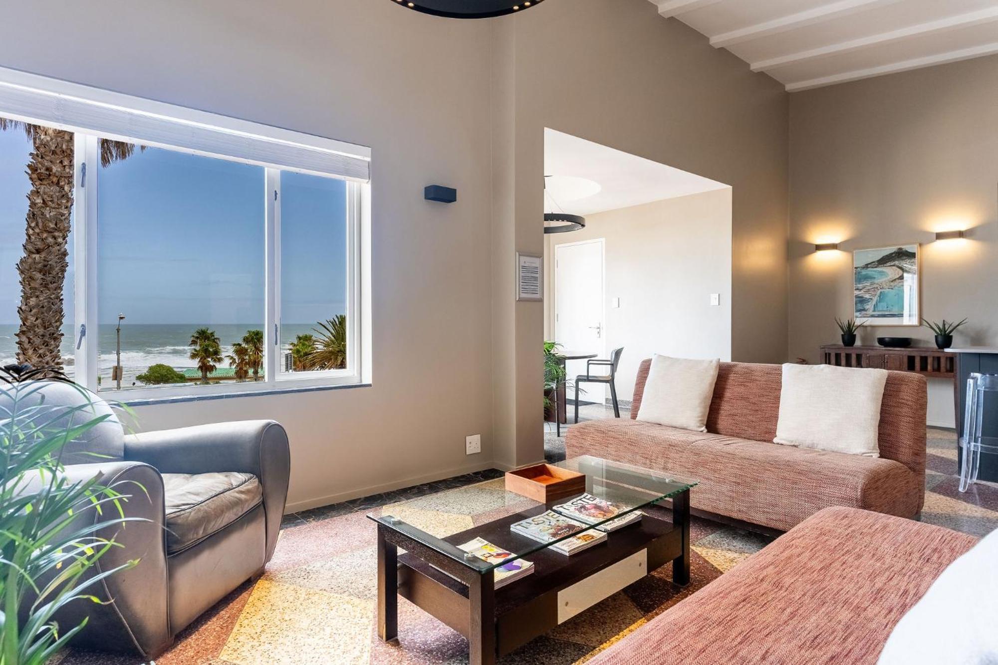Tidal Pool Apartments - Camps Bay ケープタウン エクステリア 写真