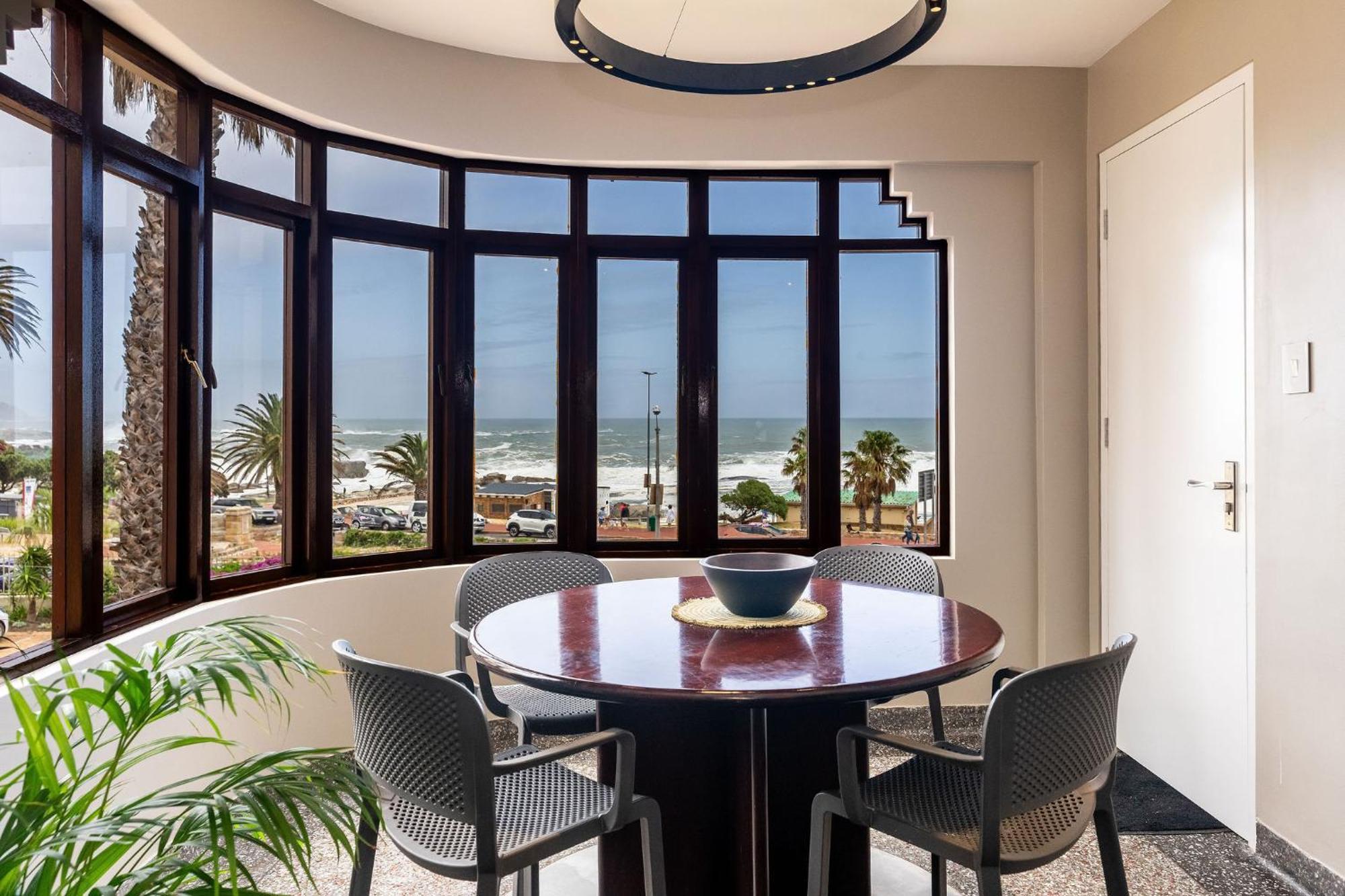 Tidal Pool Apartments - Camps Bay ケープタウン エクステリア 写真