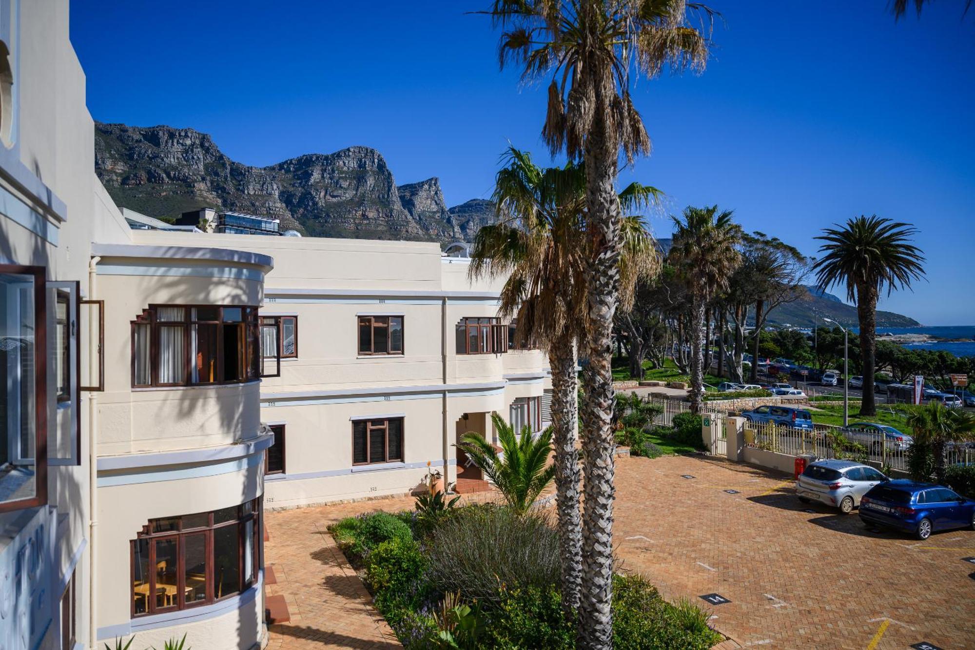 Tidal Pool Apartments - Camps Bay ケープタウン エクステリア 写真