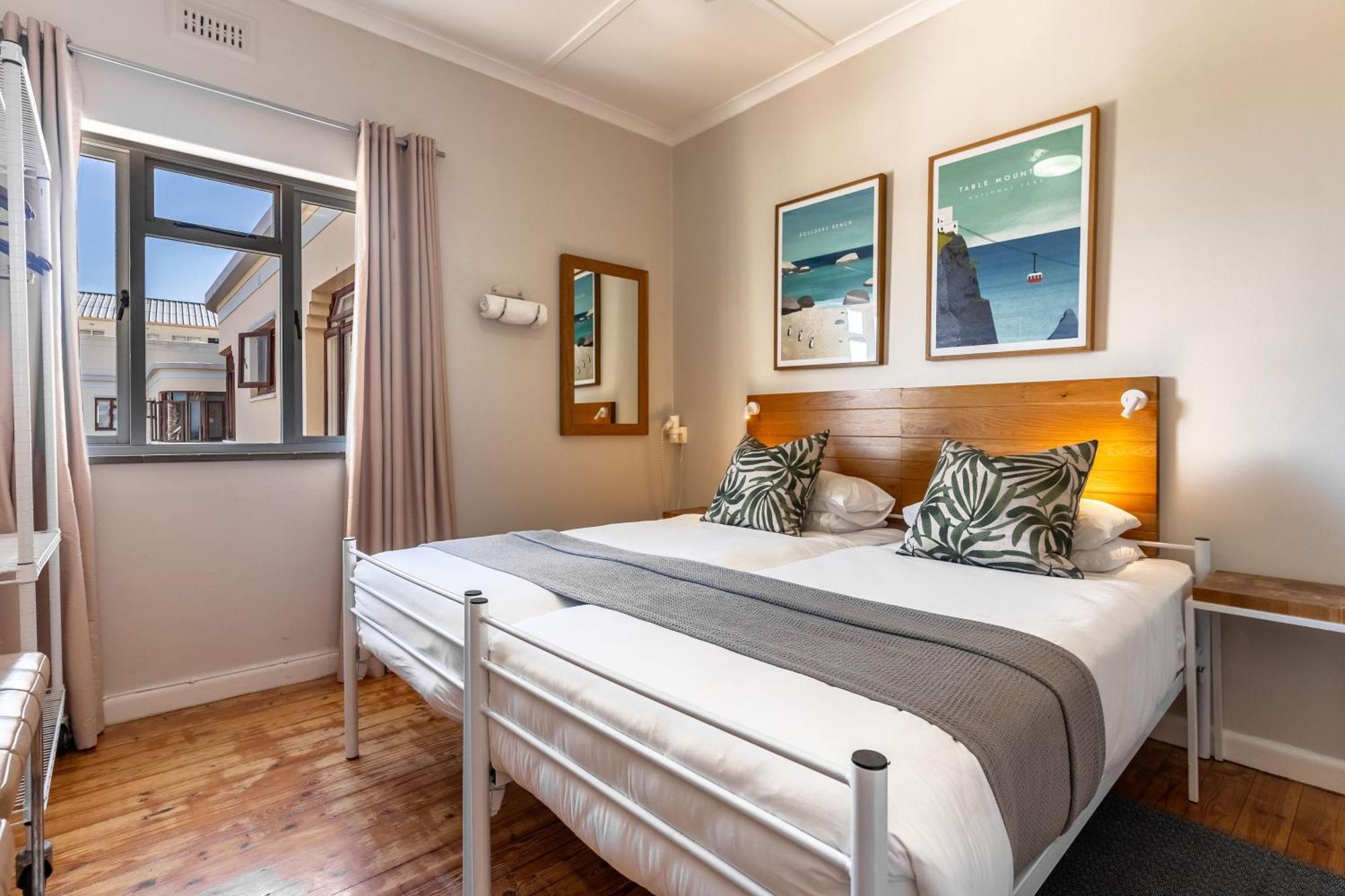 Tidal Pool Apartments - Camps Bay ケープタウン エクステリア 写真