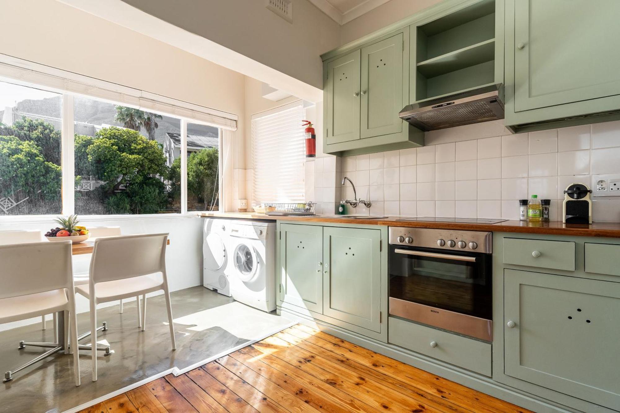 Tidal Pool Apartments - Camps Bay ケープタウン エクステリア 写真