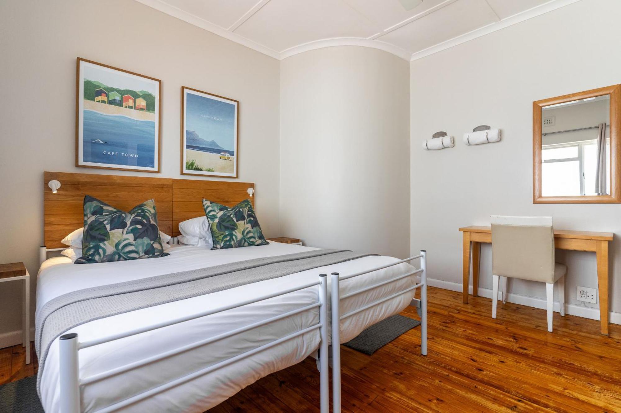Tidal Pool Apartments - Camps Bay ケープタウン エクステリア 写真
